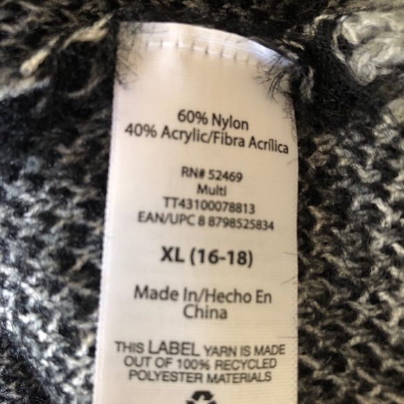 TIME and TRU Womens Cardigan Size XL 16-18 Eyelash Knit Grey Black New - Picture 9 of 9